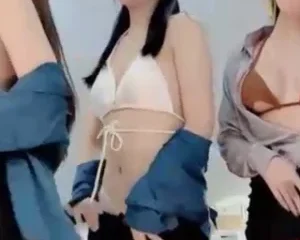 Bộ tứ dâm nữ Jennie spa chuyên lắc mông khoe hàng đã trở lại rồi đây