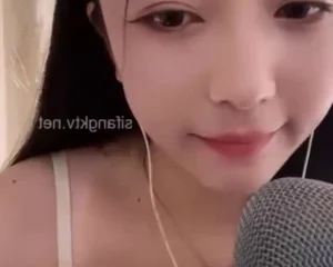 Em gái live sex liếm micro cực nóng cực ngon