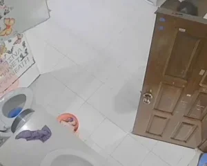 Full clip quay trộm cam nhà tắm của sugar mom cực bén