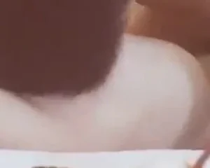 Phượng qua đụ cùng anh trai sợ trong nhà dột nên phải đội mũ